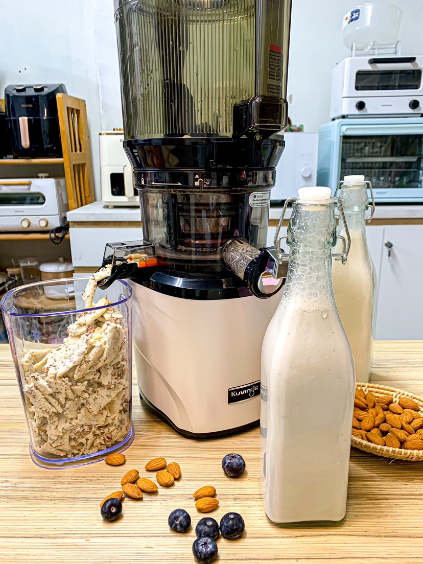 นมอัลมอนด์